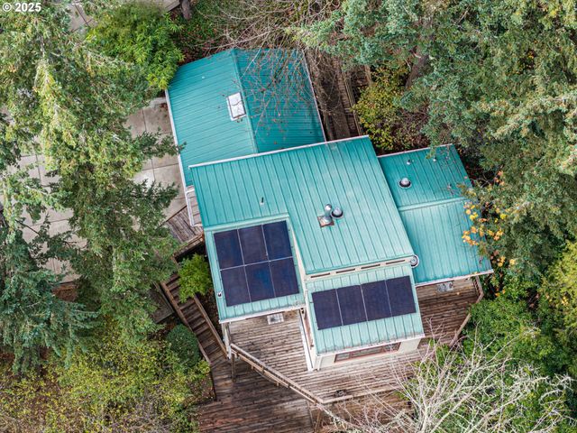 1867 Fircrest Dr, Eugene, OR 97403