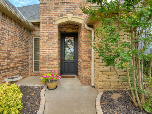 1296 Meadow View Drive, Choctaw, OK 73020