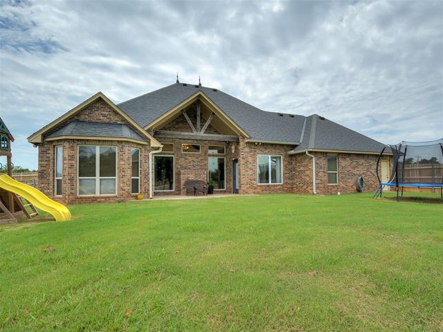 1296 Meadow View Drive, Choctaw, OK 73020