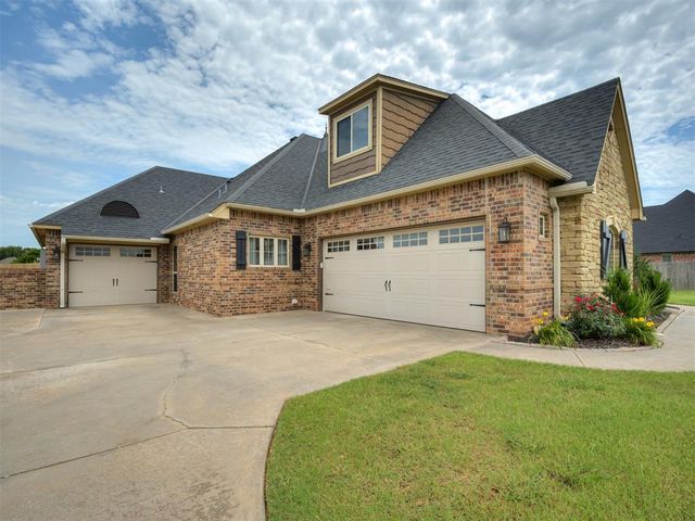 1296 Meadow View Drive, Choctaw, OK 73020