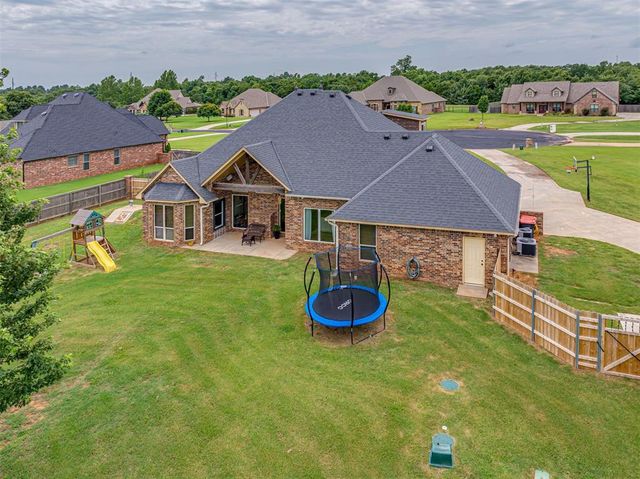 1296 Meadow View Drive, Choctaw, OK 73020