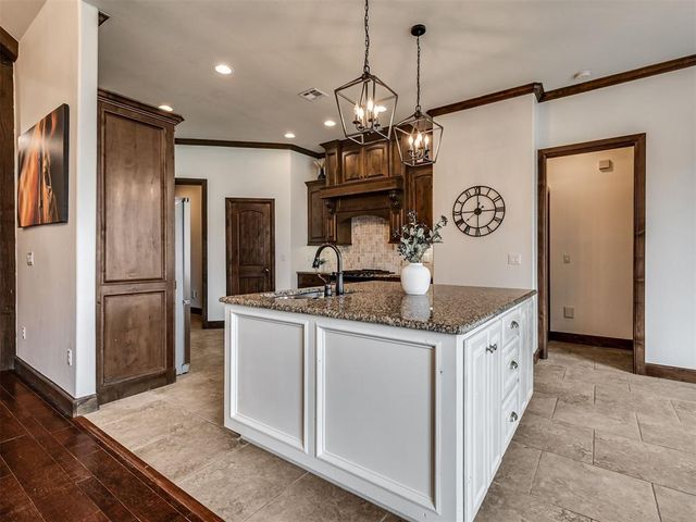 1296 Meadow View Drive, Choctaw, OK 73020
