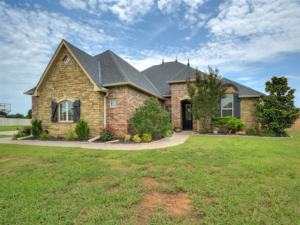 1296 Meadow View Drive, Choctaw, OK 73020