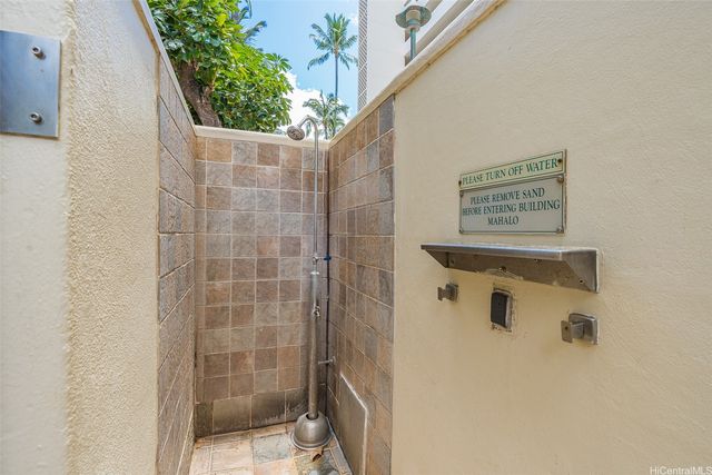 2895 Kalakaua Avenue 309, Honolulu, HI 96815