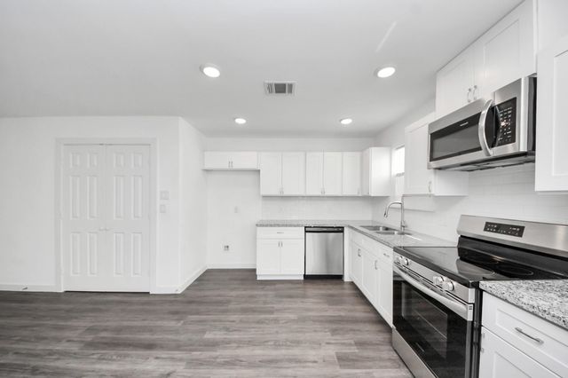 8125 Laura Koppe Road A, Houston, TX 77028