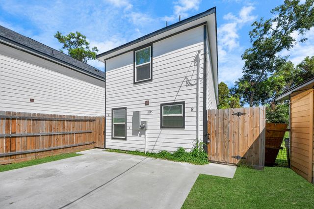 8125 Laura Koppe Road A, Houston, TX 77028
