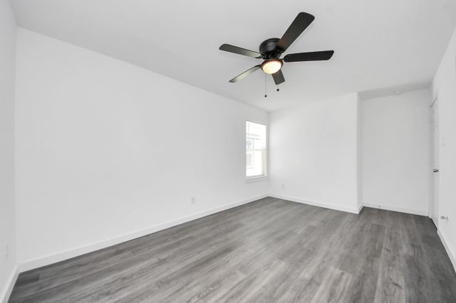 8125 Laura Koppe Road A, Houston, TX 77028