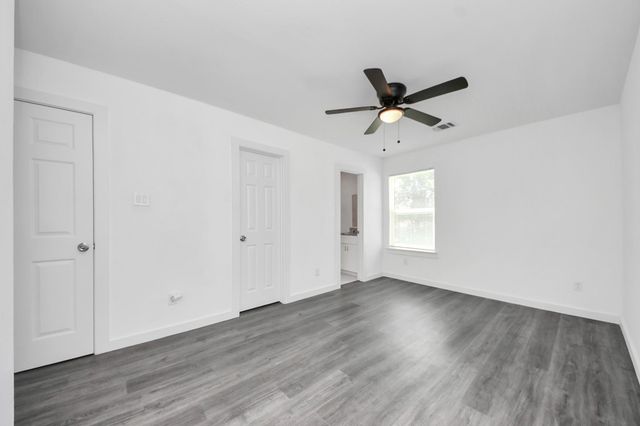 8125 Laura Koppe Road A, Houston, TX 77028