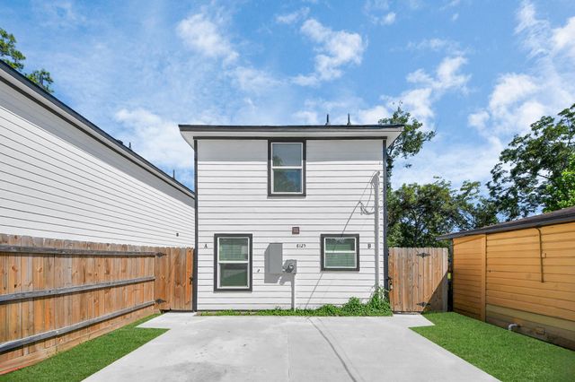 8125 Laura Koppe Road A, Houston, TX 77028
