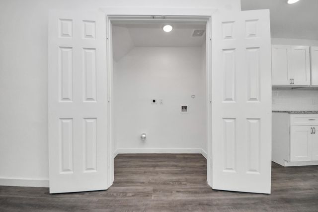 8125 Laura Koppe Road A, Houston, TX 77028