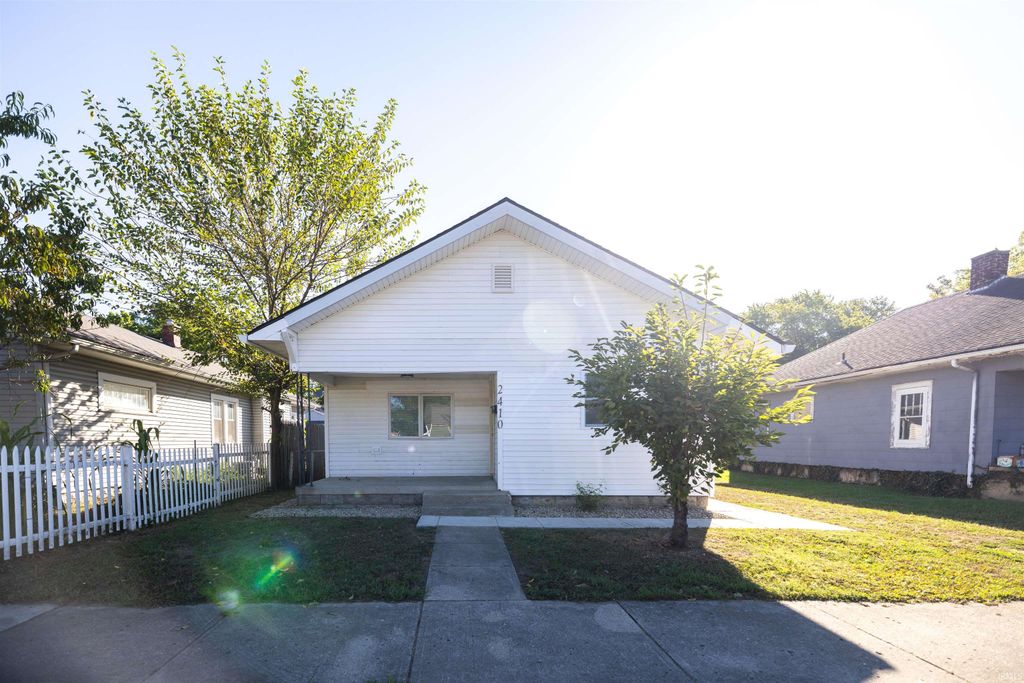 2410 Central Avenue, Anderson, IN 46016
