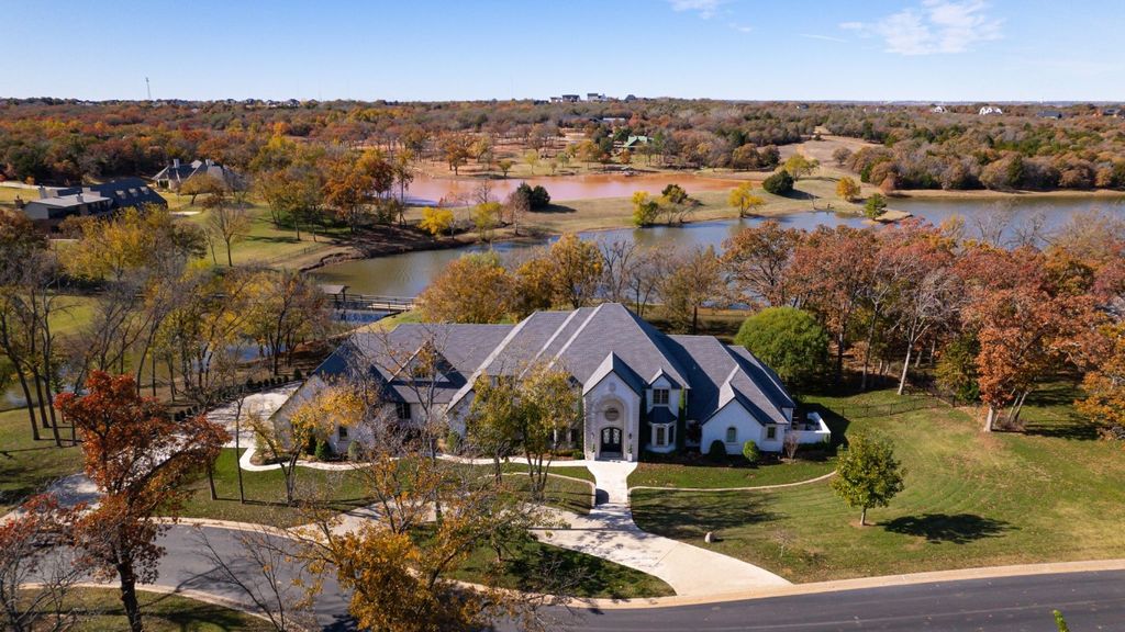 2747 Walking Woods Trail, Edmond, OK 73049