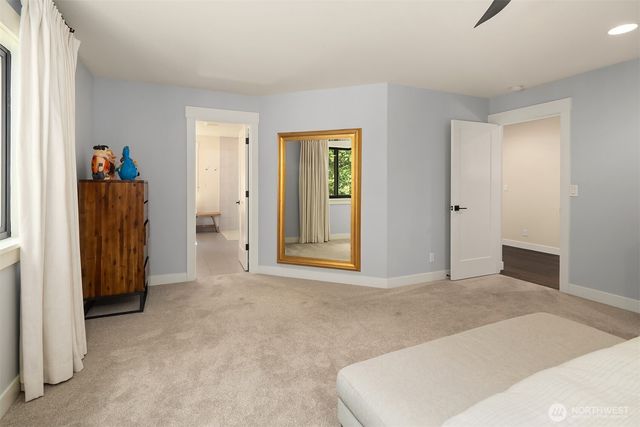 8902 196th Street SW, Edmonds, WA 98026