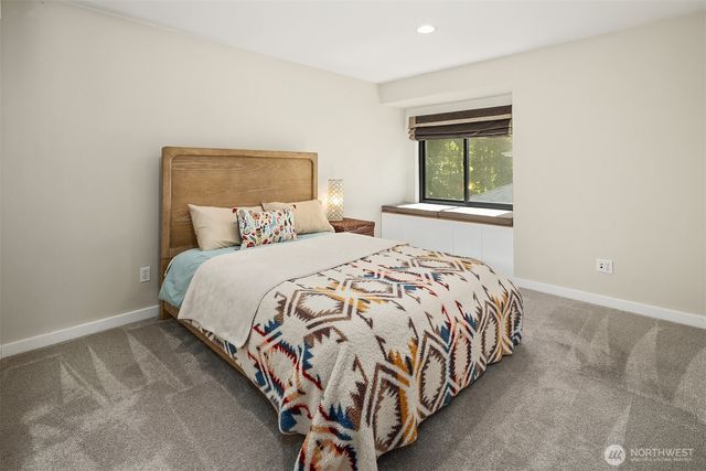 8902 196th Street SW, Edmonds, WA 98026