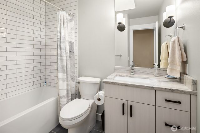 8902 196th Street SW, Edmonds, WA 98026