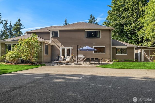 8902 196th Street SW, Edmonds, WA 98026