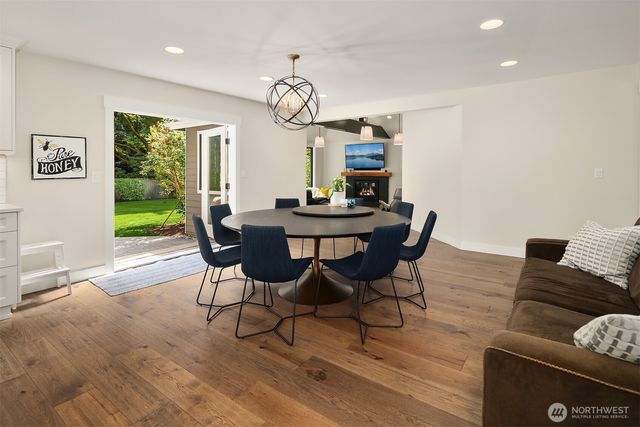 8902 196th Street SW, Edmonds, WA 98026
