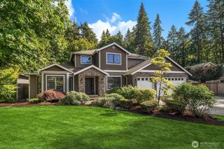 8902 196th Street SW, Edmonds, WA 98026