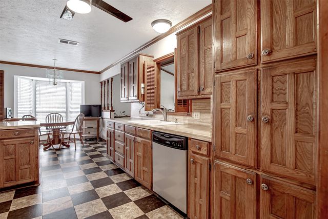 1003 Hyde Park Boulevard, Cleburne, TX 76033