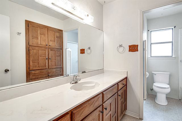 1003 Hyde Park Boulevard, Cleburne, TX 76033