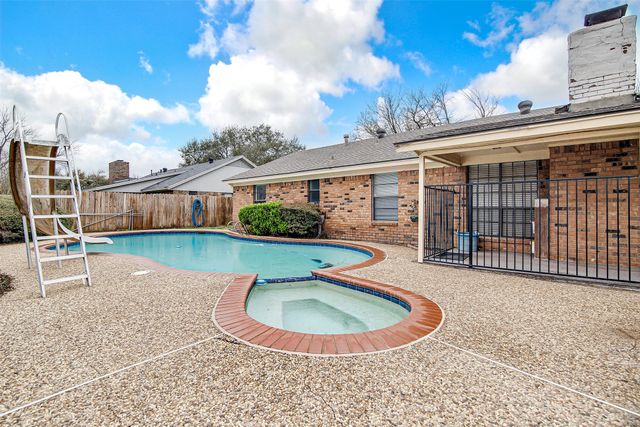 1003 Hyde Park Boulevard, Cleburne, TX 76033