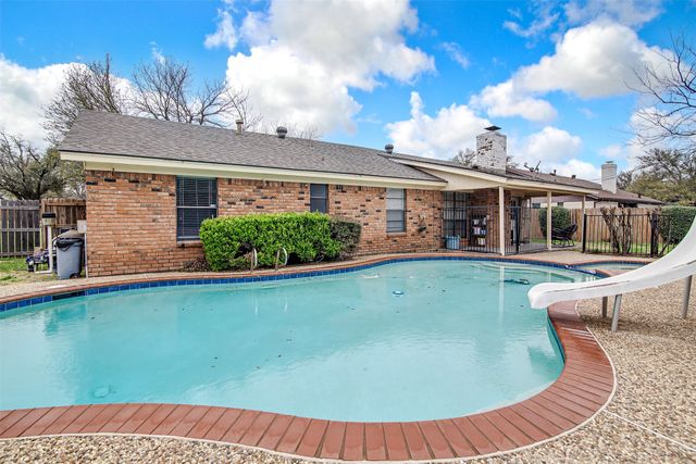 1003 Hyde Park Boulevard, Cleburne, TX 76033