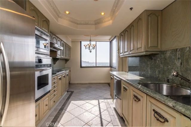 345 Pioneer Drive 1705, Glendale, CA 91203