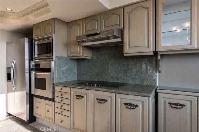 345 Pioneer Drive 1705, Glendale, CA 91203
