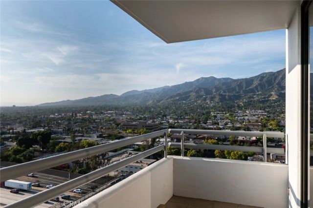 345 Pioneer Drive 1705, Glendale, CA 91203
