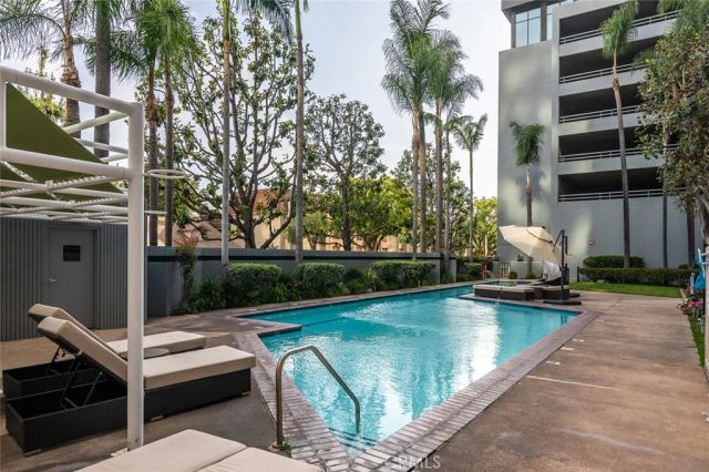 345 Pioneer Drive 1705, Glendale, CA 91203