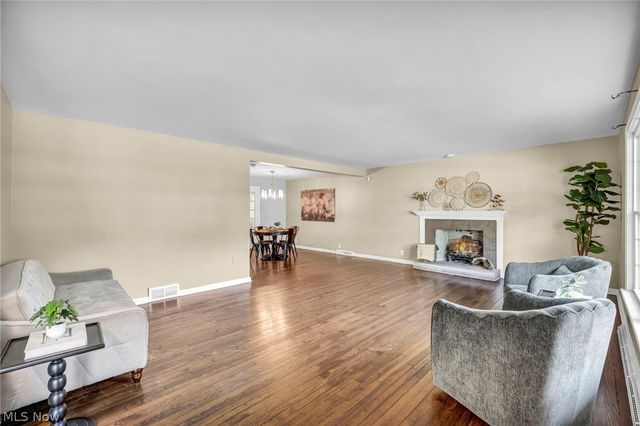 3311 Van Aken Boulevard, Shaker Heights, OH 44120