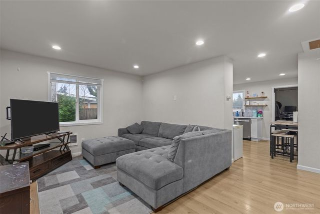 10639 Sheridan Avenue S, Tacoma, WA 98444