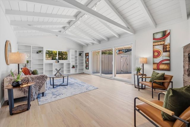 135 Pineview Lane, Menlo Park, CA 94025