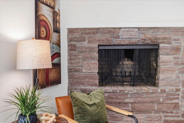 135 Pineview Lane, Menlo Park, CA 94025