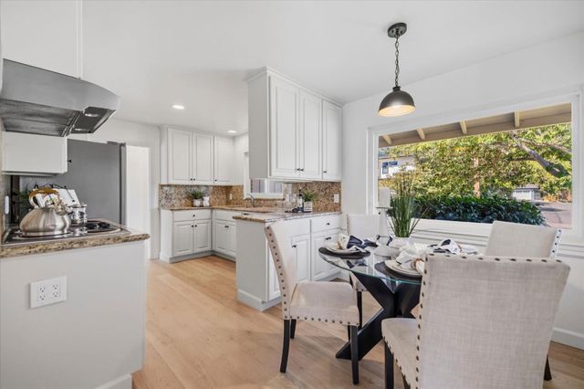 135 Pineview Lane, Menlo Park, CA 94025