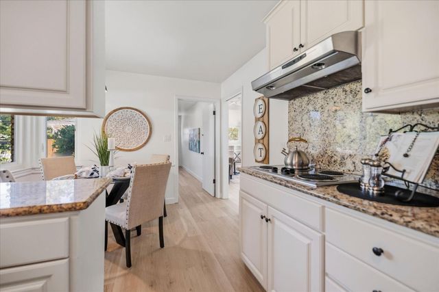 135 Pineview Lane, Menlo Park, CA 94025