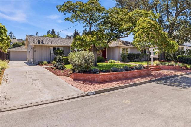 135 Pineview Lane, Menlo Park, CA 94025