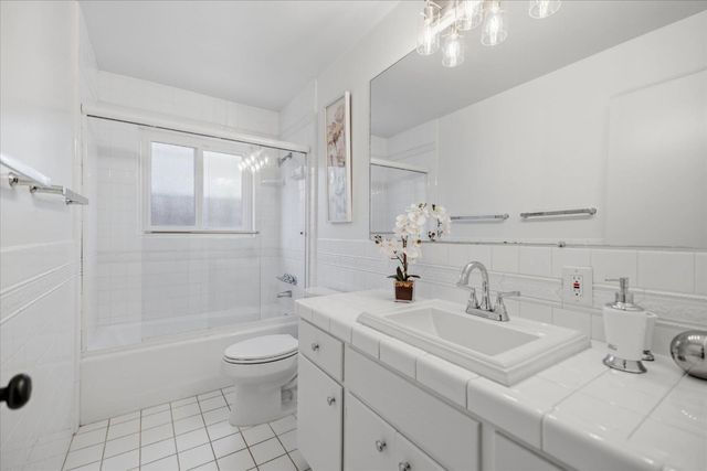 135 Pineview Lane, Menlo Park, CA 94025