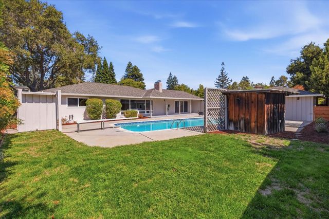 135 Pineview Lane, Menlo Park, CA 94025