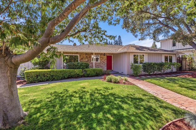 135 Pineview Lane, Menlo Park, CA 94025