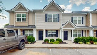 1437 Orange Ct, Murfreesboro, TN 37130