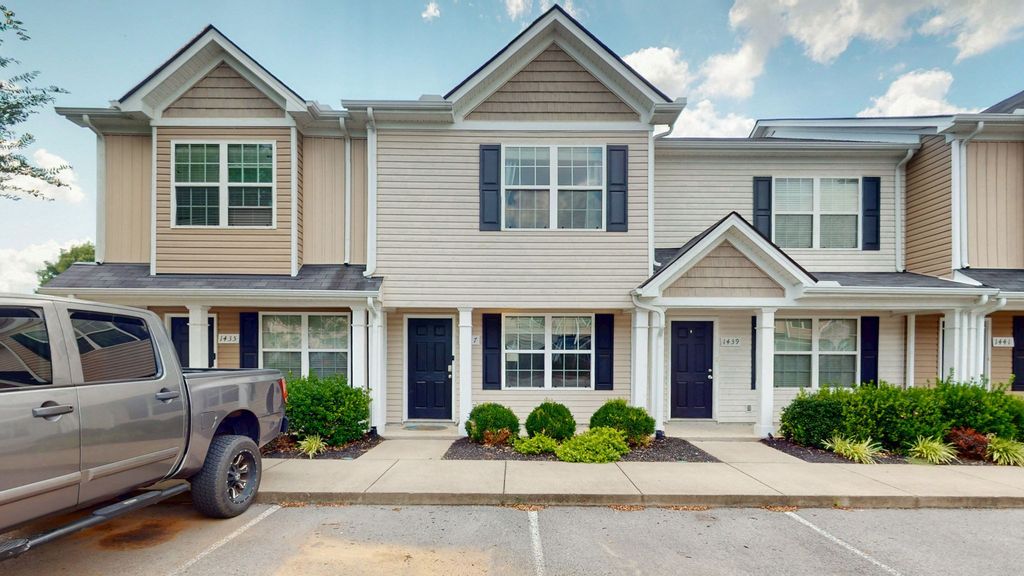 1437 Orange Ct, Murfreesboro, TN 37130