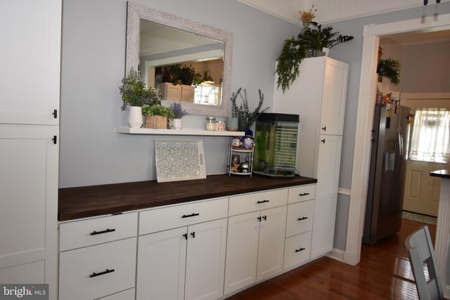 563 UHLER AVE, Burlington, NJ 08016