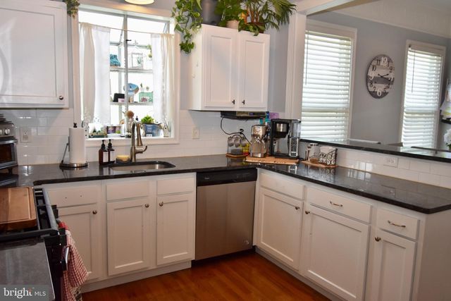 563 UHLER AVE, Burlington, NJ 08016