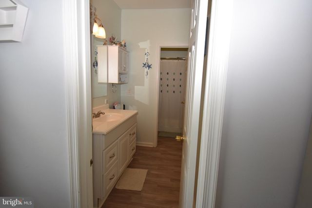 563 UHLER AVE, Burlington, NJ 08016
