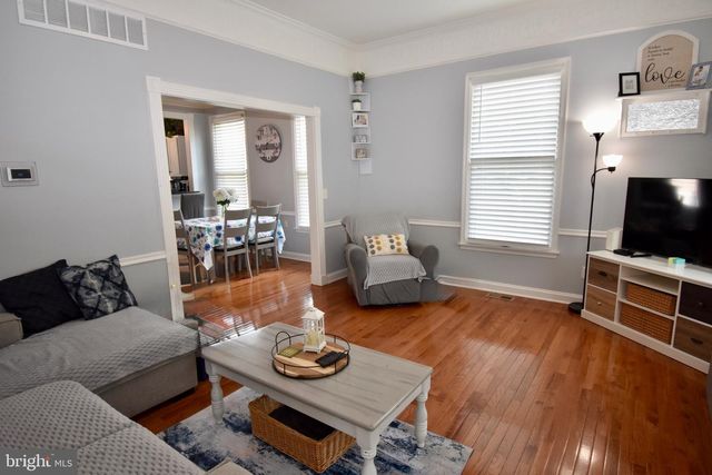 563 UHLER AVE, Burlington, NJ 08016