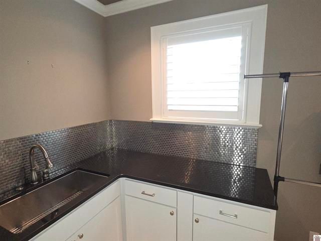 715 Woodland Drive, Paducah, KY 42001
