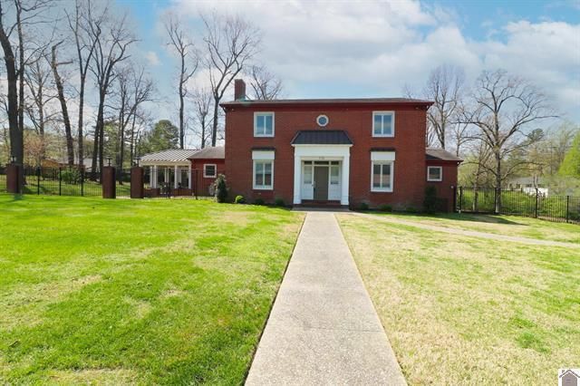 715 Woodland Drive, Paducah, KY 42001