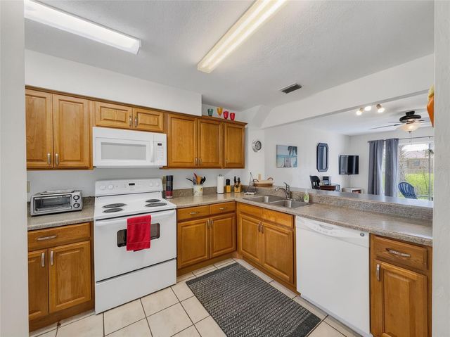 175 YORKTOWNE DRIVE UT11, Daytona Beach, FL 32119