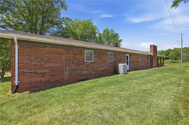 954 Parsonsville Road, Purlear, NC 28665